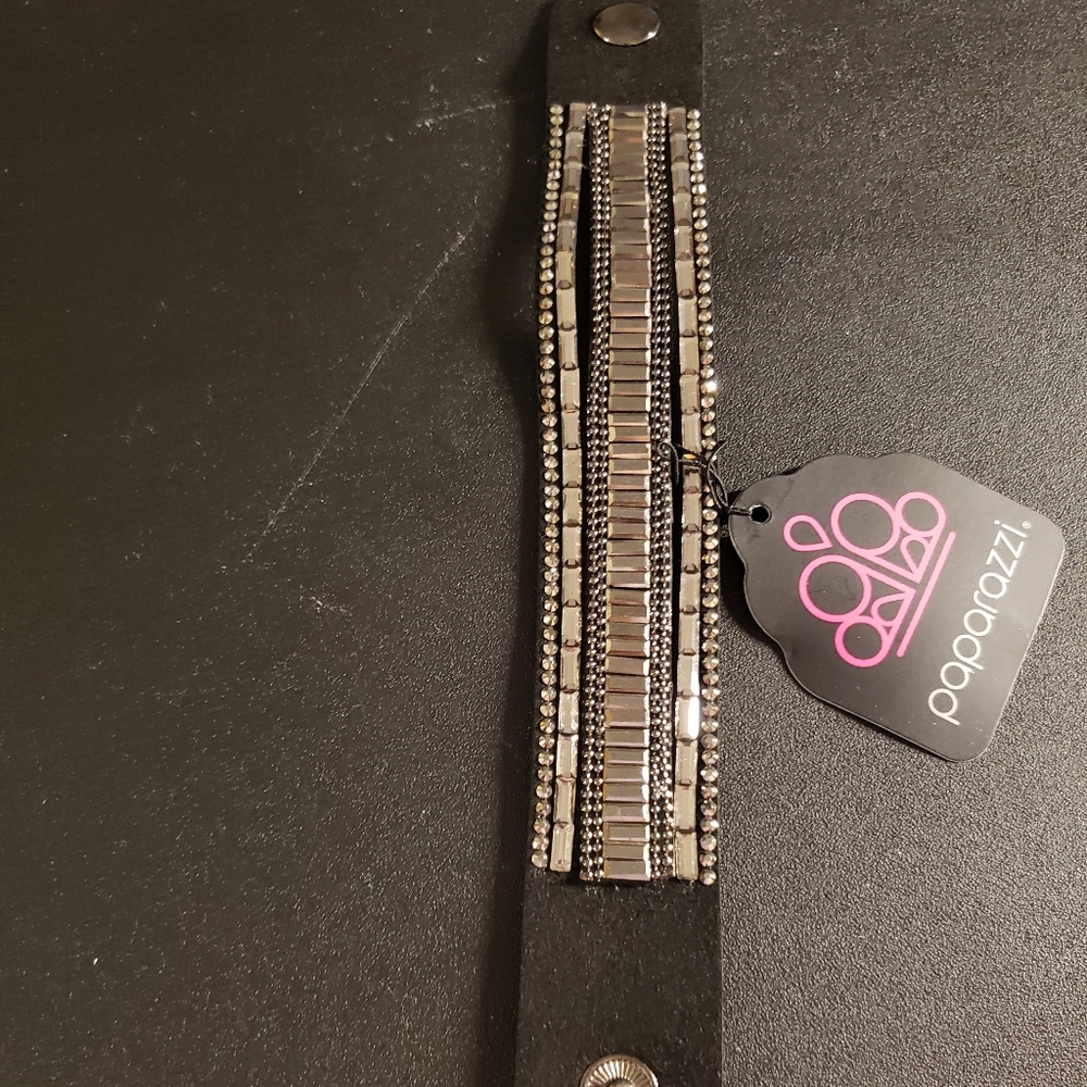 Paparazzi wrap bracelet with snap closure